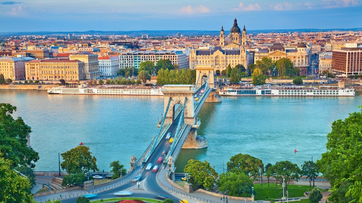 Read more about the article A Day Trip from Vienna to Budapest: All the Nitty Gritty