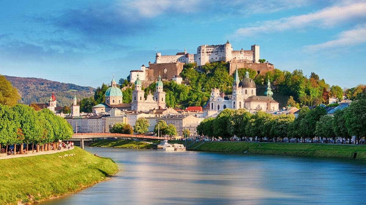 Read more about the article The Best Day Trip from Vienna to Salzburg: All the Details