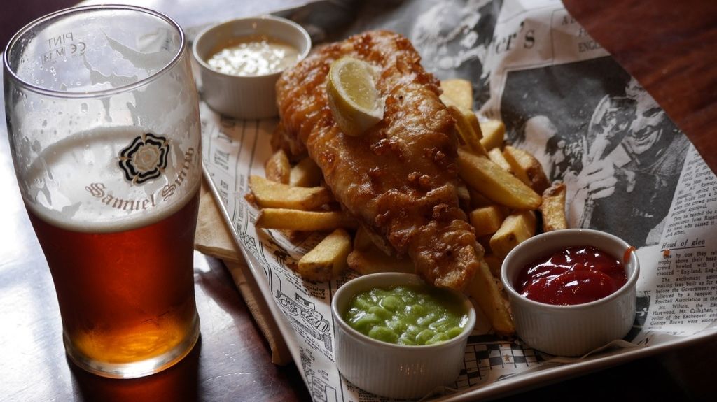 Fish & Chips and Beer in a London Pub