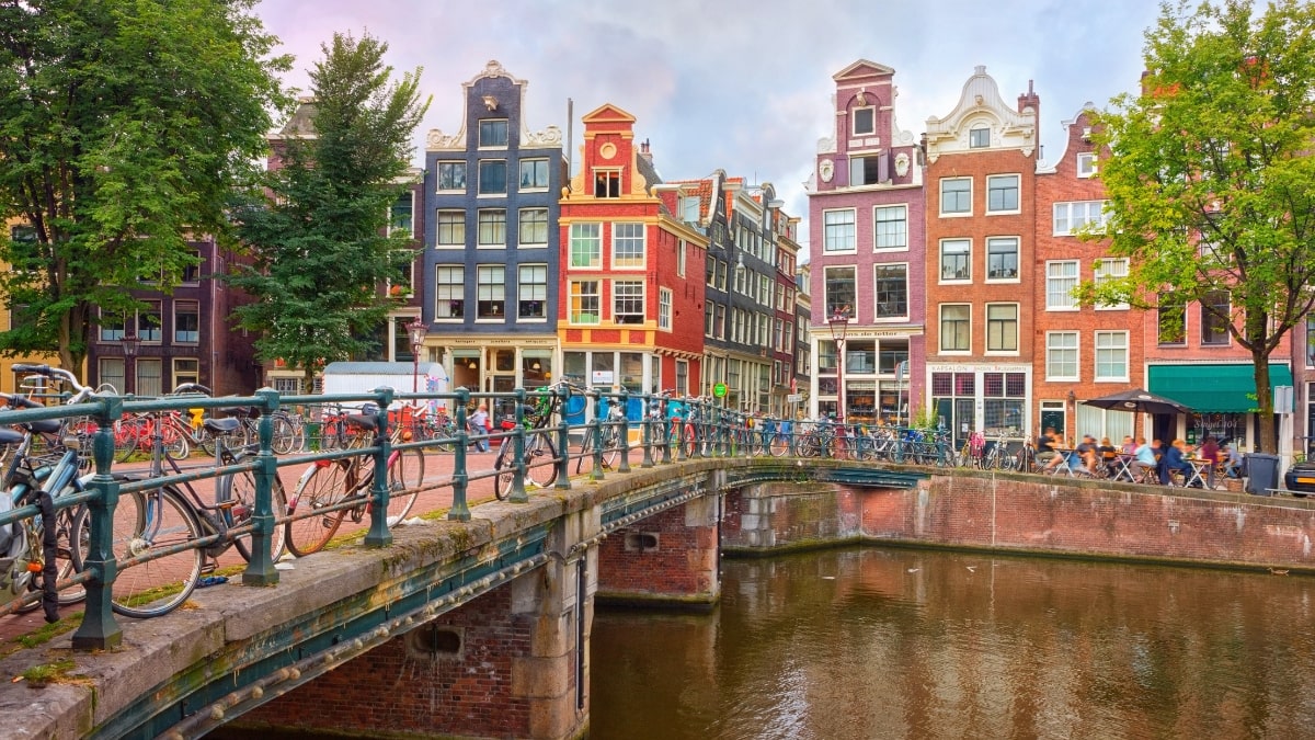 Read more about the article Is Amsterdam Worth Visiting: 33 Reasons to Tour the City