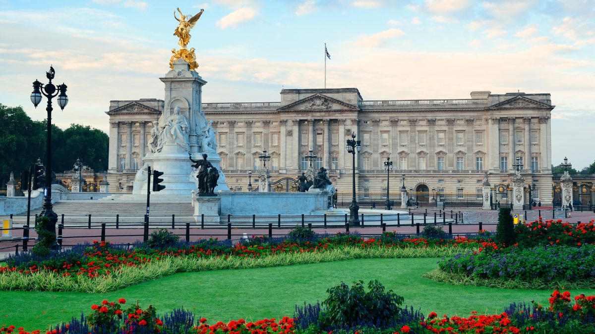 Read more about the article Is London Worth Visiting – 33 Reasons to Explore the City