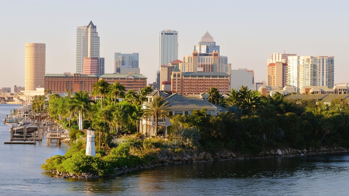 Read more about the article Is Tampa Worth Visiting: 33 Reasons to Discover the City