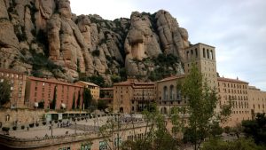 Read more about the article How to Plan the Best Day Trip from Barcelona to Montserrat