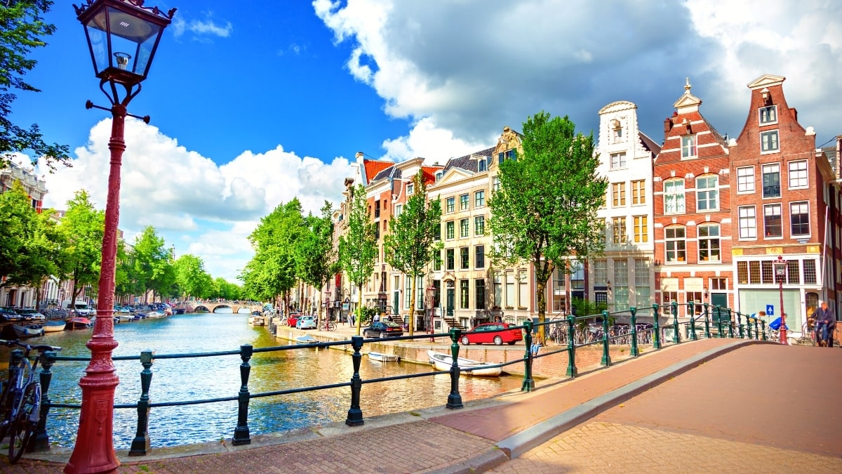 Read more about the article 33 Awesome Things Amsterdam Is Known For