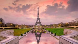 Read more about the article 33 Amazing Things Paris Is Known For