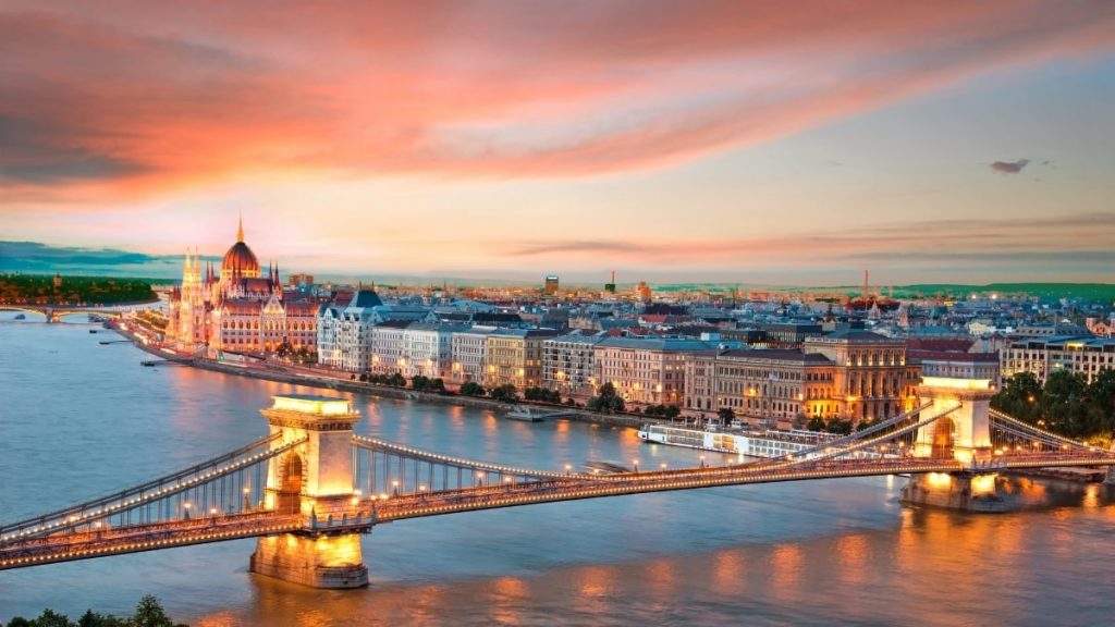 Where to Stay in Budapest Header